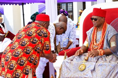 25th Ofala: UNIZIK Vice-Chancellor, Prof. Bond Anyaehie pays homage to Obi of Onitsha